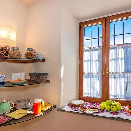 B&B Il Giardino Dei Poeti And Apartaments Лука Екстериор снимка