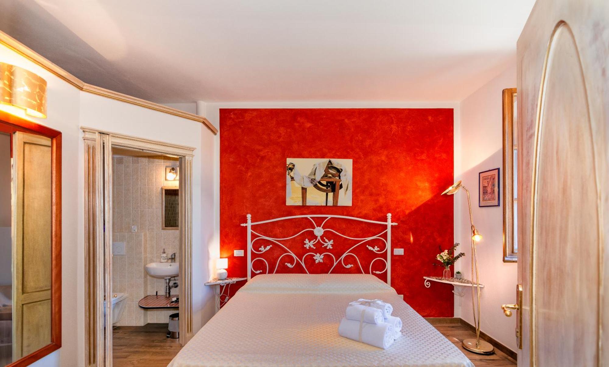 B&B Il Giardino Dei Poeti And Apartaments Лука Екстериор снимка