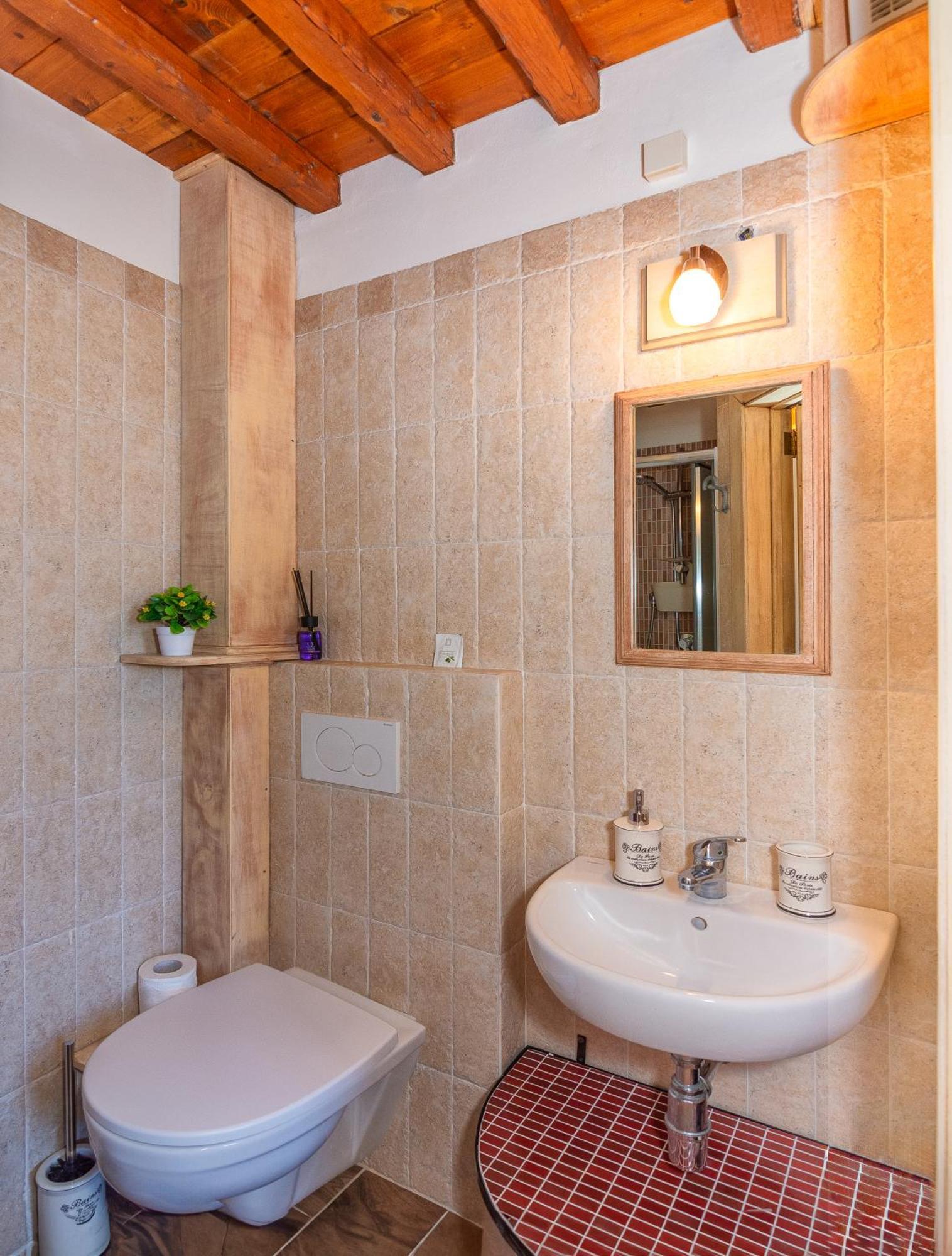 B&B Il Giardino Dei Poeti And Apartaments Лука Екстериор снимка
