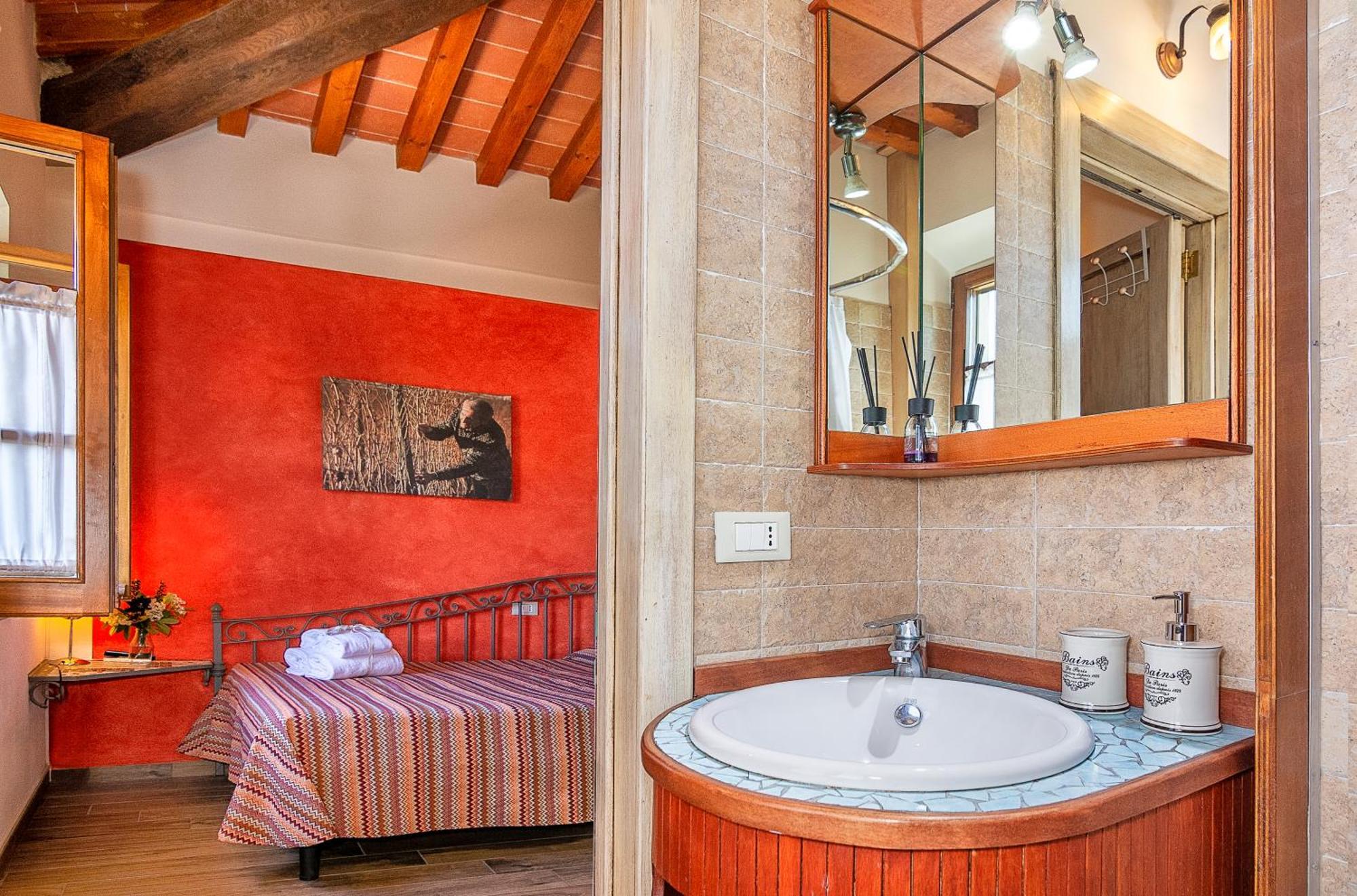 B&B Il Giardino Dei Poeti And Apartaments Лука Екстериор снимка