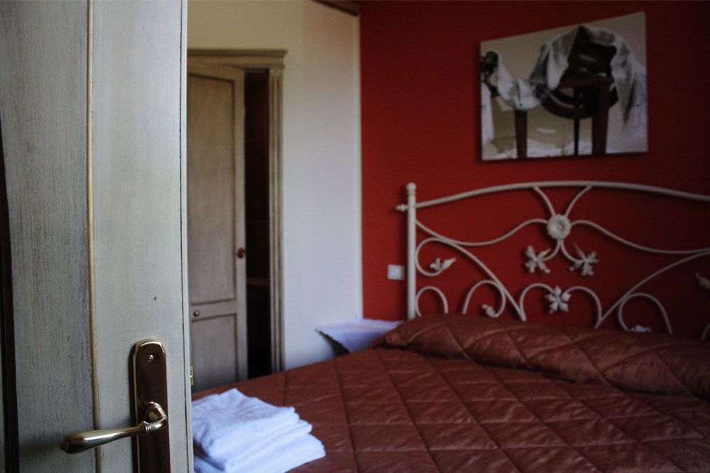 B&B Il Giardino Dei Poeti And Apartaments Лука Екстериор снимка